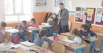 REKT&Ouml;R DEMİR, İLKOKUL &Ouml;ĞRENCİLERİYLE BİR ARAYA GELDİ