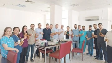 SAĞLIKLAR, YEMEĞİ PROTESTO ETTİ