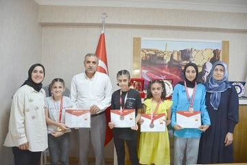 ŞAMPİYONLARDAN &Ouml;ZPERK&rsquo;E ZİYARET