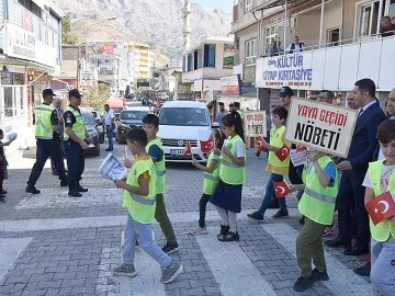 SASON&rsquo;DA &lsquo;YAYALARA &Ouml;NCELİK DURUŞU&rsquo; ETKİNLİĞİ YAPILDI