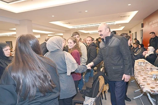 ŞEHİT AİLELERİ VE GAZİLER ONURUNA İFTAR VERİLDİ