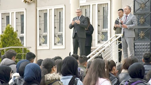 ŞEHİT ÖĞRETMEN VE ÖĞRENCİLER İÇİN DUALAR EDİLDİ