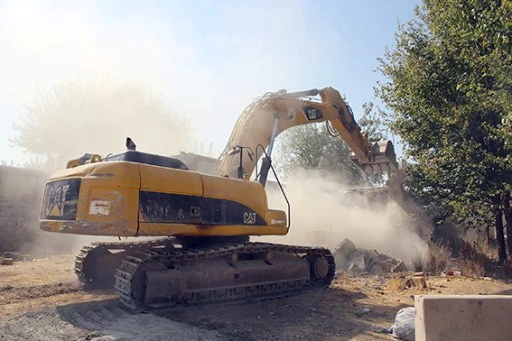 SEYİTLER&rsquo;DEKİ METRUK BİNAYA KONTROLL&Uuml; YIKIM