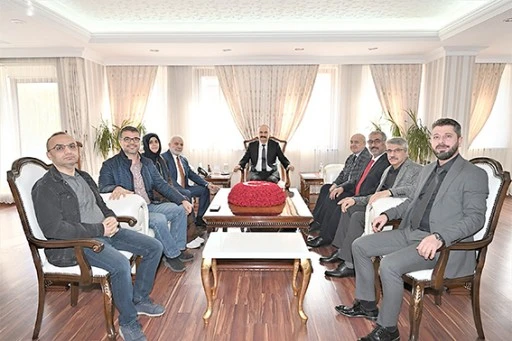 SİİRTLİLER DERNEĞİNDEN VALİ CANALP&rsquo;A ZİYARET