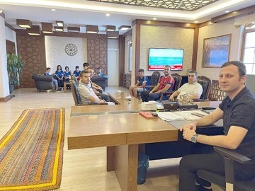 SPOR LİSESİNİ KAZANAN &Ouml;ĞRENCİLER KAYMAKAM G&Uuml;NG&Ouml;R&rsquo;&Uuml; ZİYARET ETTİ