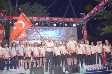 SPORCULAR, SANCAĞI VALİ CANALP&rsquo;A TESLİM ETTİ