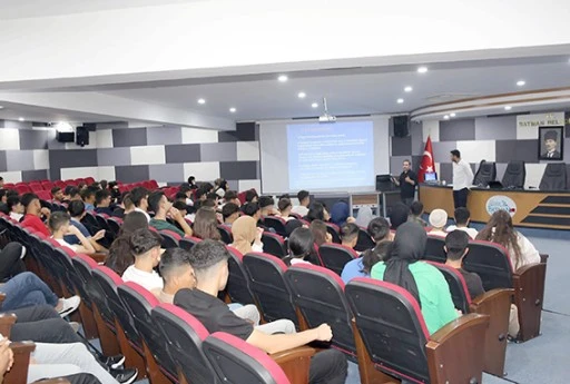 STAJYERLERE İŞ SAĞLIĞI VE G&Uuml;VENLİĞİ EĞİTİMİ