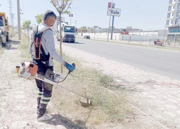 TEMİZLİK &Ccedil;ALIŞMALARI FARKLI KOLLARDAN DEVAM EDİYOR