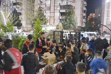 TERAVİH SONRASI LOKMA DAĞITILDI