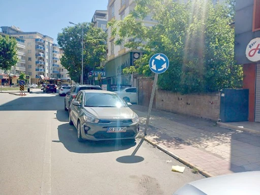 TRAFİK İŞARETLERİ YENİLENİYOR