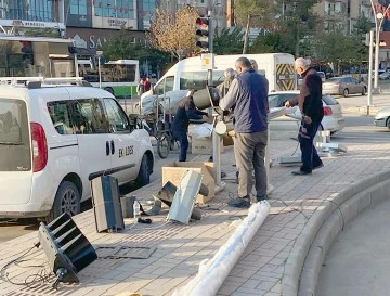 TRAFİK IŞIKLARI DEĞİŞTİRİLDİ!