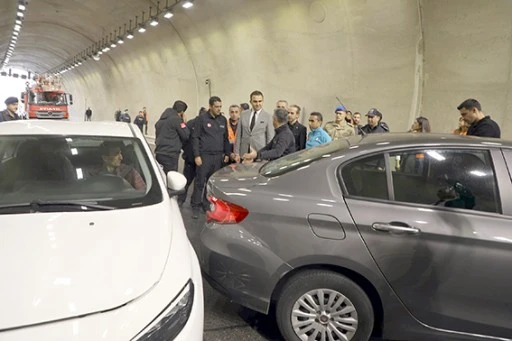 T&Uuml;NEL İ&Ccedil;İ KAZA TATBİKATI GER&Ccedil;EKLEŞTİRİLDİ