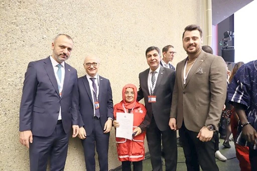 T&Uuml;RK KIZILAY ENGELSİZ BİRİMİ&rsquo;NE HENRY DAVİSON &Ouml;D&Uuml;L&Uuml;