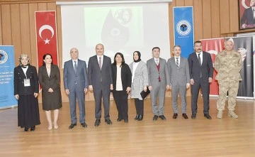 T&Uuml;RK&Ccedil;ENİN BUG&Uuml;N&Uuml; VE YARINI SEMPOZYUMU YAPILDI