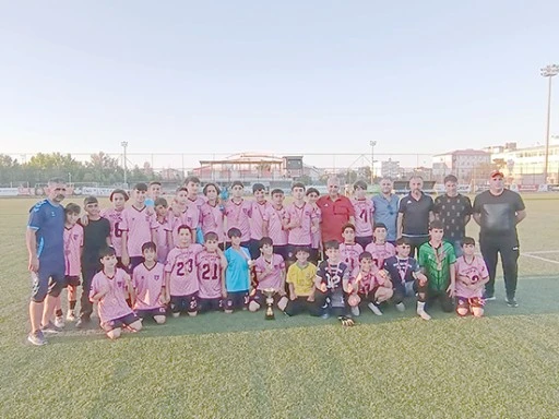 U13 LİGİ'NDE ŞAMPİYON 1955 BATMAN BELEDİYESPOR