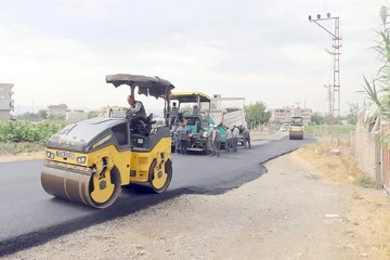 &Uuml;&Ccedil; MAHALLEDE ASFALT SERİM &Ccedil;ALIŞMASI