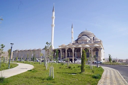 &Uuml;NİVERSİTE CAMİSİ İNŞAATINDA SONA DOĞRU