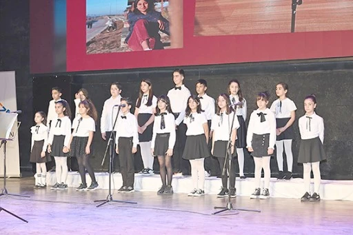 &Uuml;NİVERSİTE &Ccedil;OCUK KORUSUNDAN M&Uuml;ZİK ZİYAFETİ