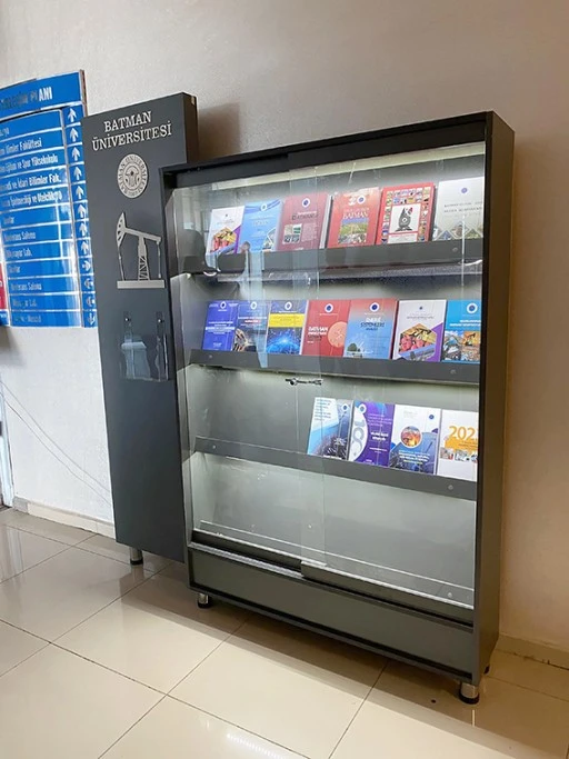 &Uuml;NİVERSİTE&rsquo;DEN BATMAN KİTAPLIĞI