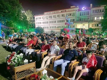 &Uuml;NİVERSİTEDE MİLLİ MA&Ccedil; HEYECANI