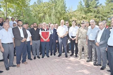 &Uuml;RETİCİLERE &Uuml;Z&Uuml;M SIKMA MAKİNASI DAĞITILDI