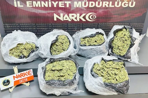 UYUŞTURUCU OPERASYONU: 5 KİLO 400 GRAM SKUNK ELE GE&Ccedil;İRİLDİ