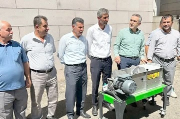 &Uuml;Z&Uuml;M &Uuml;RETİCİLERİNE MAKİNE DESTEĞİ SAĞLANDI