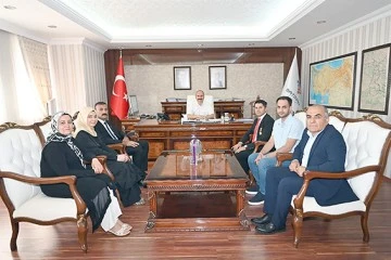 VAKIF &Uuml;YELERİNDEN VALİ CANALP&rsquo;A ZİYARET