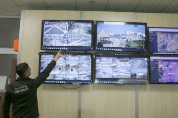 VALİ CANALP &ldquo;ANNELER İSTEDİ, PARKLARI DAHA G&Uuml;VENLİ HALE GETİRDİK&rdquo;