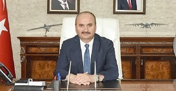 &nbsp;VALİ CANALP, &Ccedil;ALIŞAN GAZETECİLERİ KUTLADI