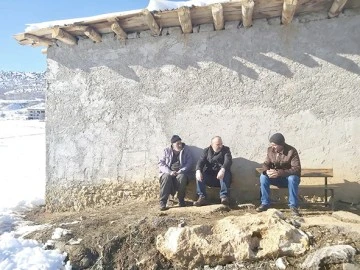 VALİ CANALP, DEPREMDEN ETKİLENEN K&Ouml;YLERİ ZİYARET ETTİ