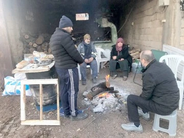 VALİ CANALP, DEPREMZEDELERİ ZİYARET ETTİ