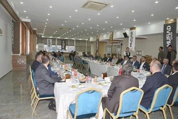 VALİ CANALP, DOST MECLİSİNDEYDİ