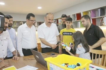 VALİ CANALP, GEN&Ccedil;LERLE BİR ARAYA GELDİ