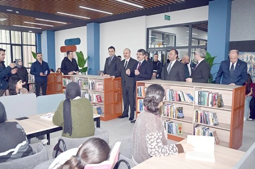 VALİ CANALP, HALK K&Uuml;T&Uuml;PHANESİ&rsquo;NDE İNCELEMELERDE BULUNDU