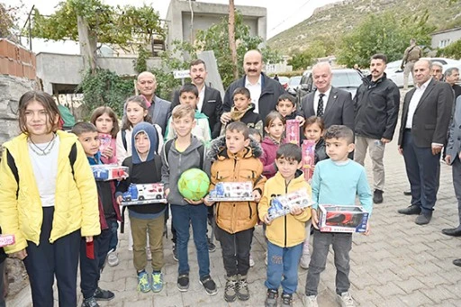 VALİ CANALP, HASANKEYF&rsquo;E BAĞLI 11 K&Ouml;Y&Uuml; ZİYARET ETTİ