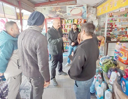 VALİ CANALP, HİLAL&rsquo;DE ESNAF ZİYARETİNDE BULUNDU