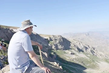 VALİ CANALP, MERETO&rsquo;YA &Ccedil;IKTI