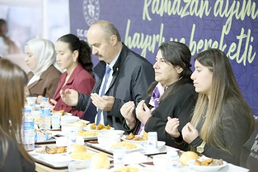 VALİ CANALP, &Ouml;ĞRENCİLERLE İFTARDA BİR ARAYA GELDİ