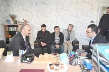 VALİ CANALP&rsquo;TAN T&Uuml;GVA&rsquo;YA ZİYARET