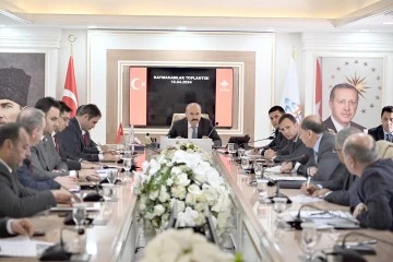 VALİLİKTE KAYMAKAMLAR TOPLANTISI GER&Ccedil;EKLEŞTİRİLDİ