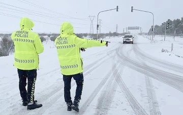VALİLİKTEN S&Uuml;R&Uuml;C&Uuml;LERE UYARI