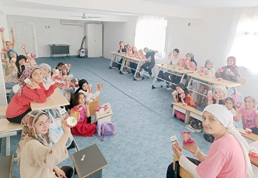 YAZ KUR'AN KURSU &Ouml;ĞRENCİLERİNE SERİNLETEN İKRAM!