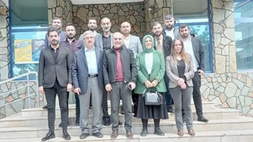 YEŞİL SOL PARTİ, D&Ouml;RT KOLDAN &Ccedil;ALIŞIYOR