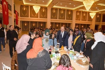 YETİM &Ccedil;OCUKLAR İFTARDA AĞIRLANDI