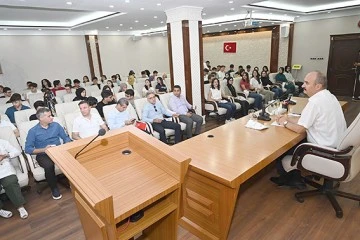 YKS&rsquo;DE İLK 10 BİNE GİREN &Ouml;ĞRENCİLERİ AĞIRLADI