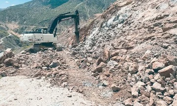 YOL GENİŞLETME &Ccedil;ALIŞMASI DEVAM EDİYOR