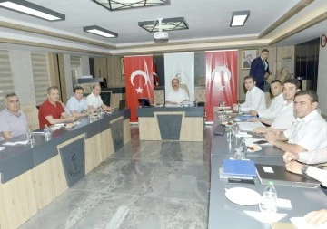 Y&Uuml;R&Uuml;T&Uuml;LEN &Ccedil;ALIŞMALAR DEĞERLENDİRİLDİ